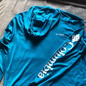 Blue long sleeve Columbia shirt w hood